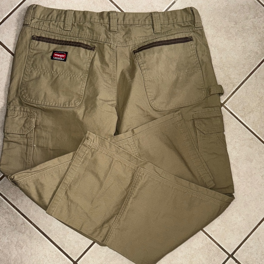 Wrangler Men's Cargo Pants - Olive - Picture 8 of 9